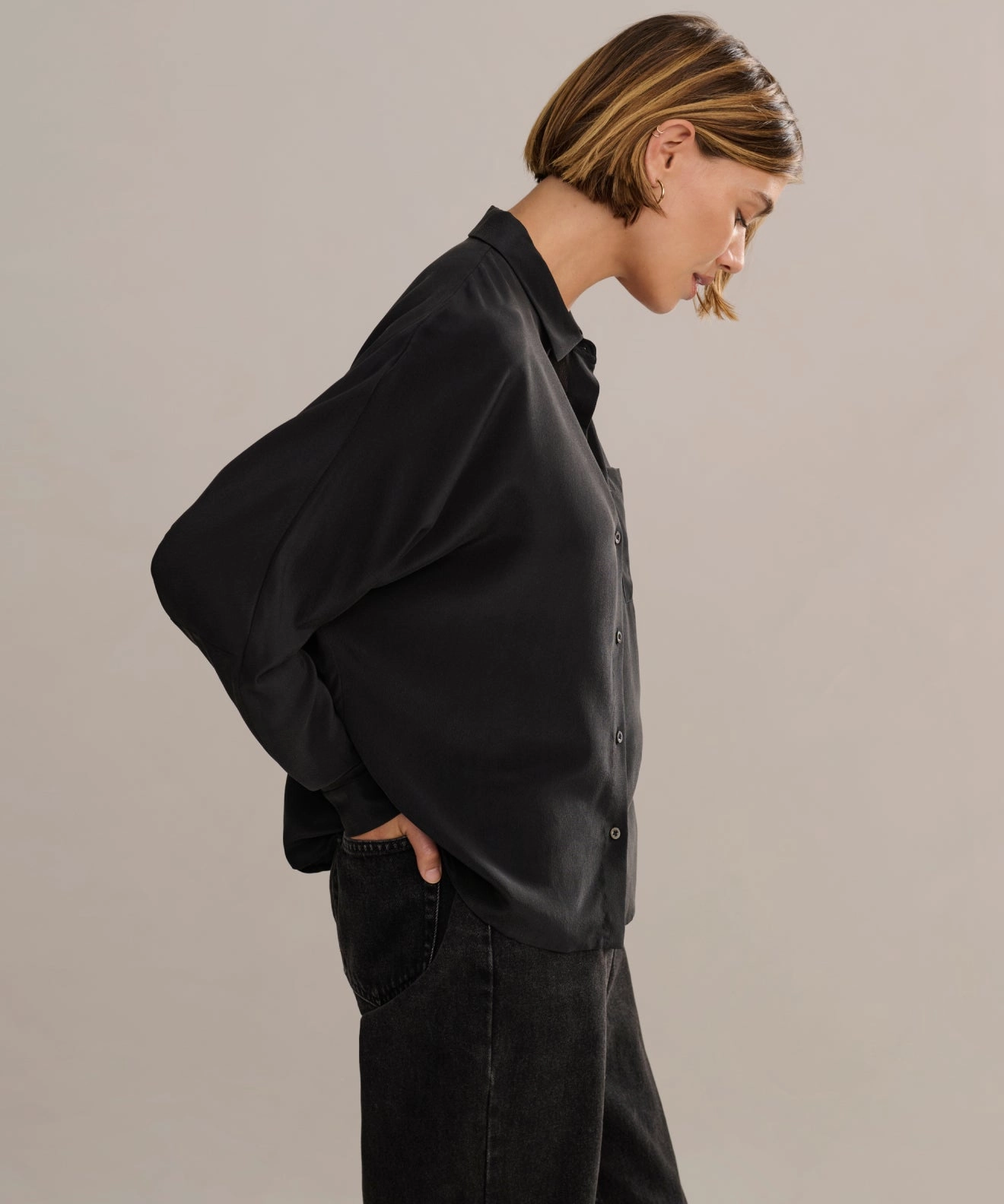 SeamlessConstruction Weighted Hem Design Silk Sloane Shirt