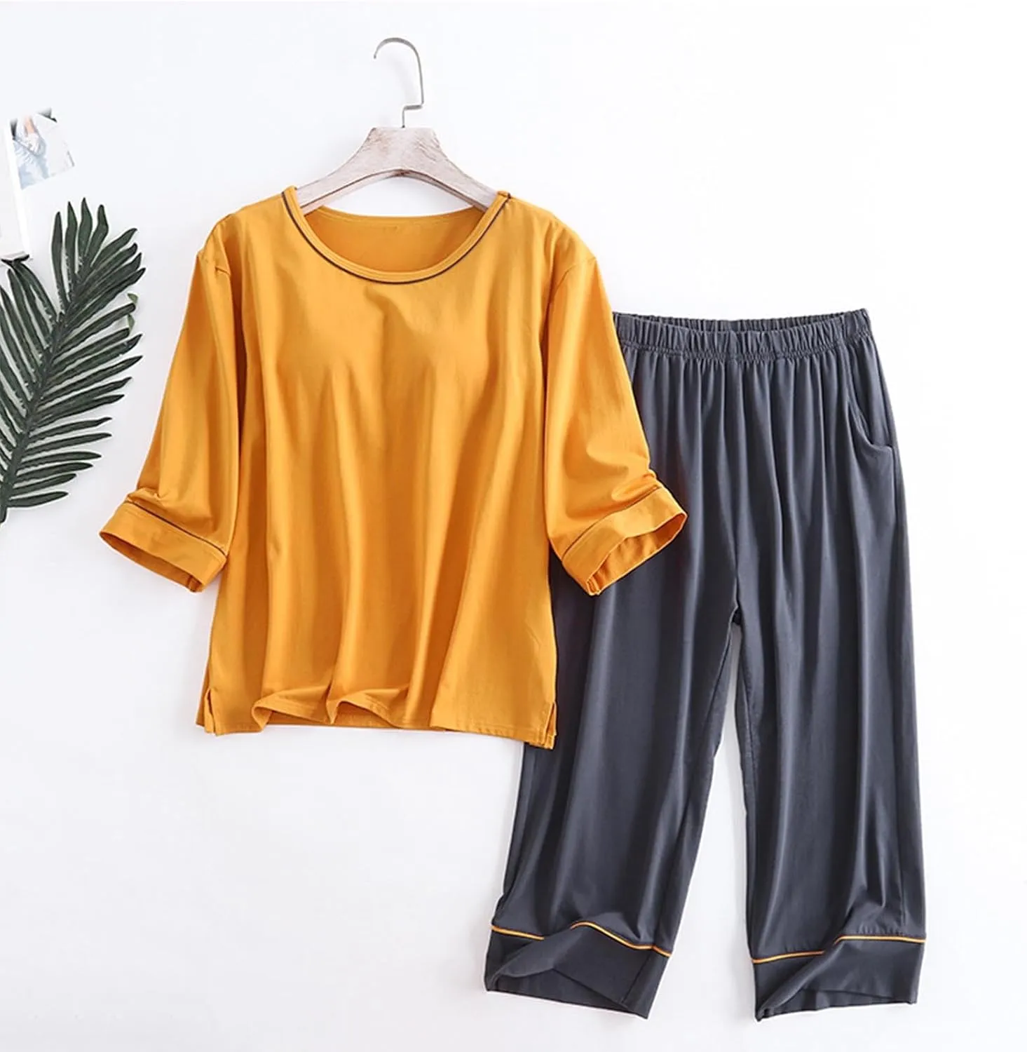 Women Cotton Capris Pajama Sets 2 Piece Soft Built-in Bra Loungewear 3/4 Sleeve Tops and Croppped Pants Sleepwear